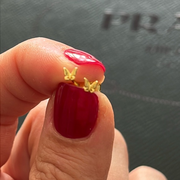 🦋 Butterfly Gold Plated Sterling Silver Stud Earrings. Stamped 925 - Picture 4 of 4